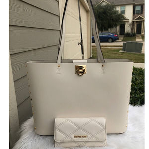 New 🎀 Michael Kors Manhattan Studded tote & Wallet Set Dust bag Included